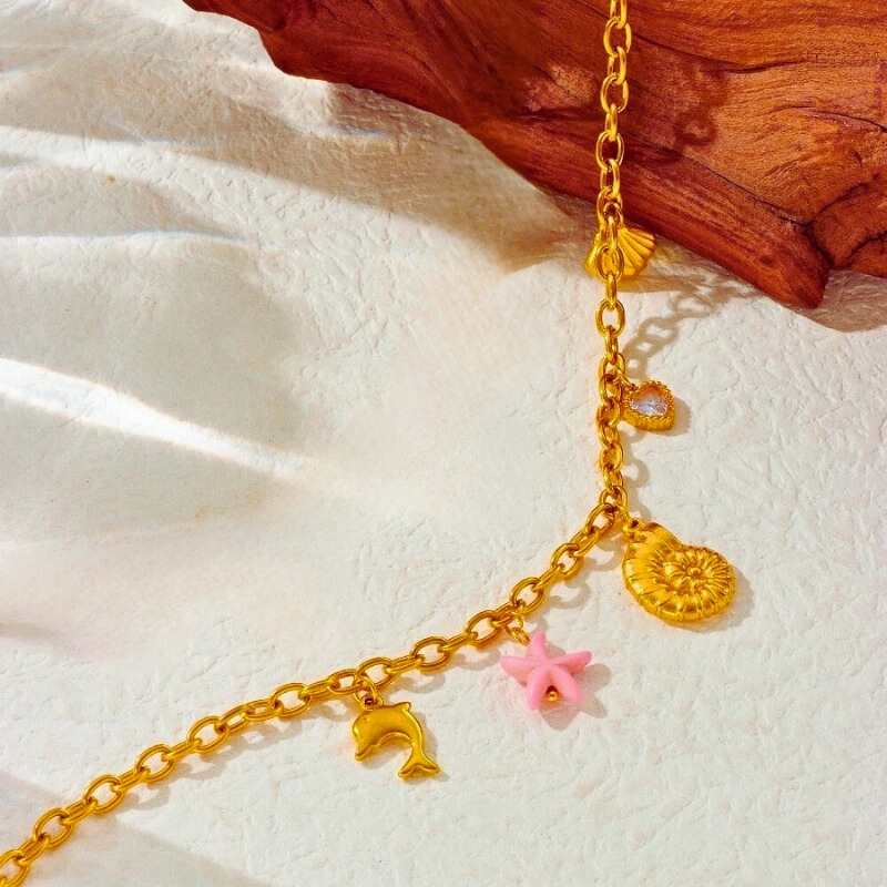 Cadenas con dijes para mujeres