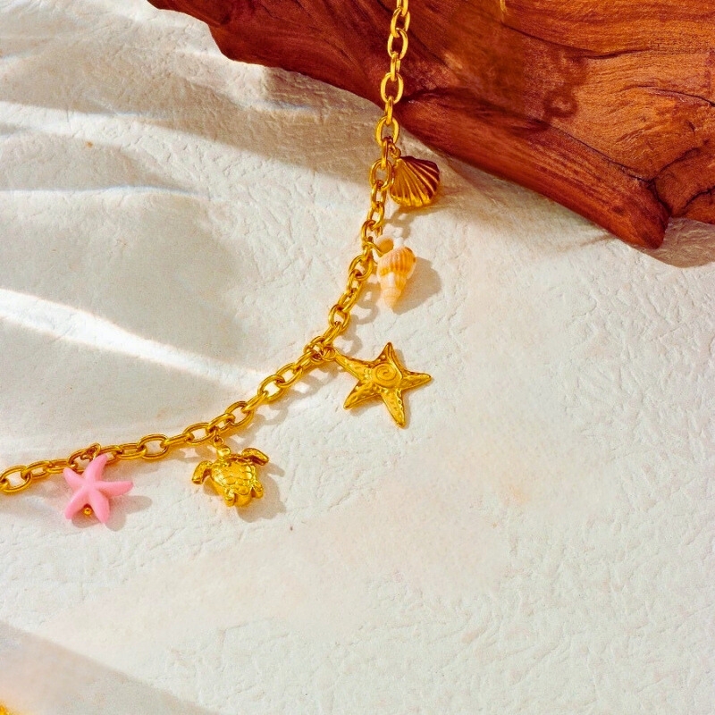 Cadenas con dijes para mujeres